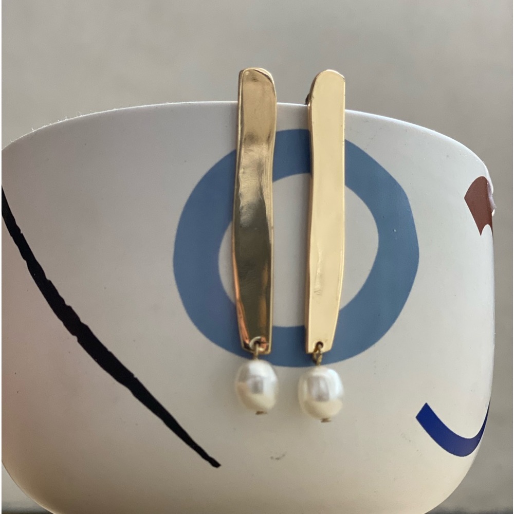 Pearl gold earrings